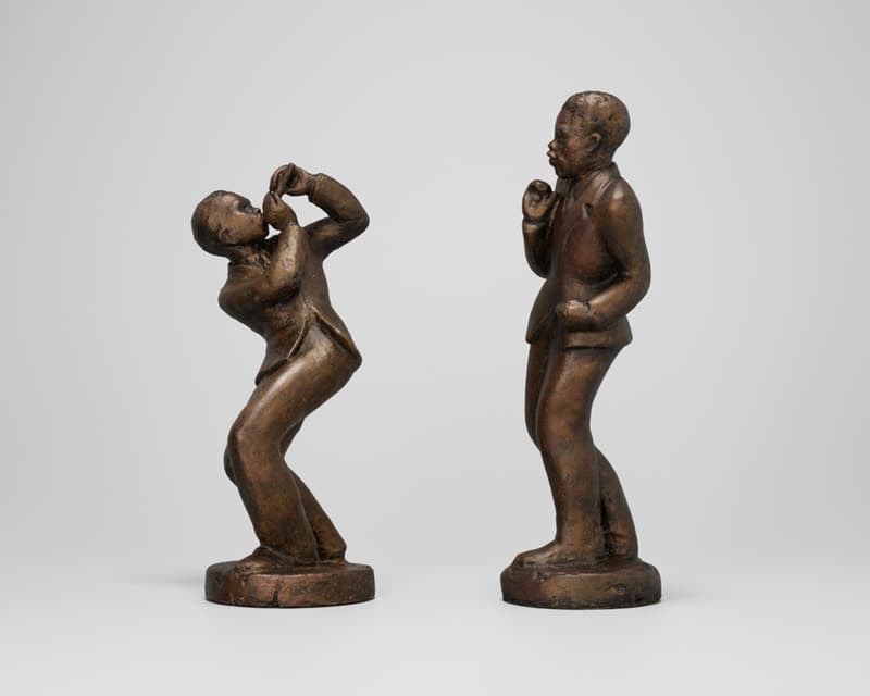 Two small standing figures in bronze-brown painted plaster, photographed side-on against a plain pale grey ground. At the left a man leans far back from the waist, his head thrown up and both hands raised together at his mouth, one above the other. At the right a taller man stands almost upright with his head turned towards the first, his lips parted, one fist raised to his chest and the other hand held low at his hip. Both wear a jacket and trousers and stand on a round plaster base; a line of incised cursive script runs across the front of the left figure's base