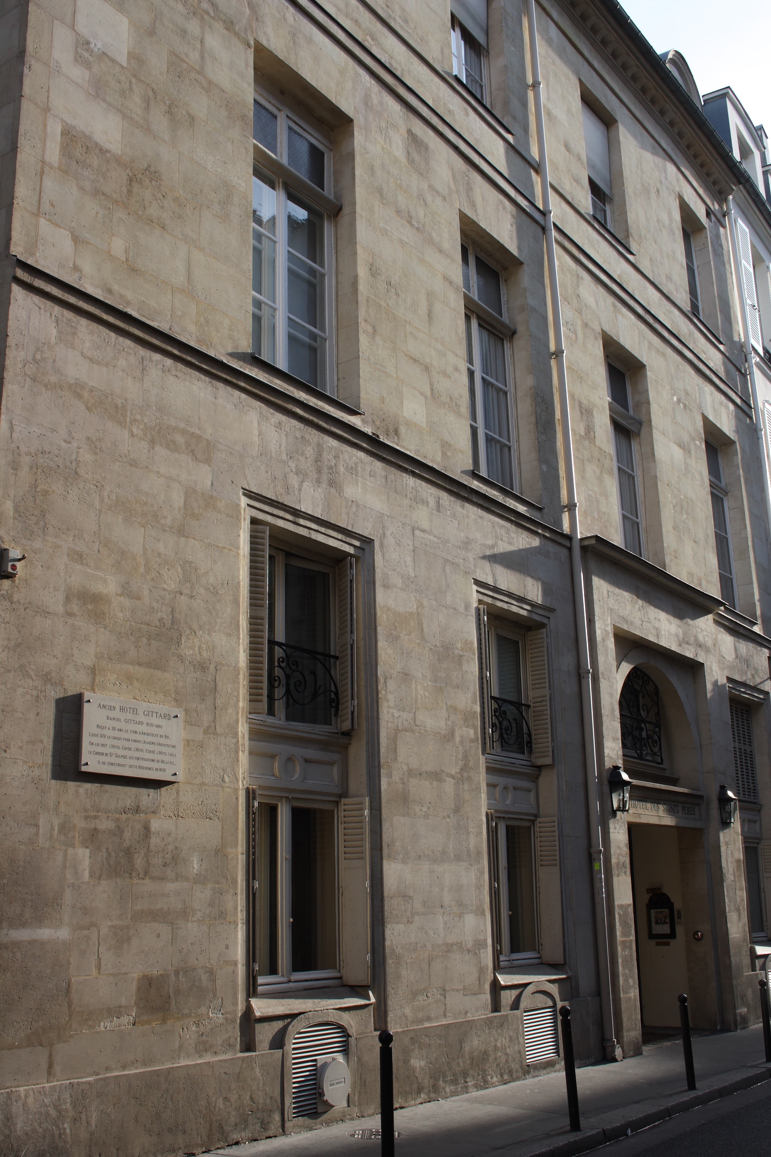 The façade and entrance of Hôtel des Saints Pères at 65 rue des Saints-Pères, photographed in 2011.