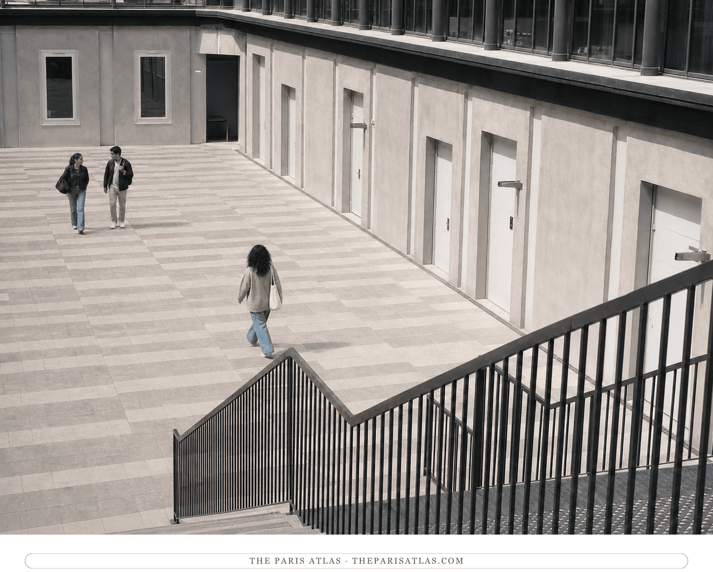 Color present-day view of 45 rue Jussieu