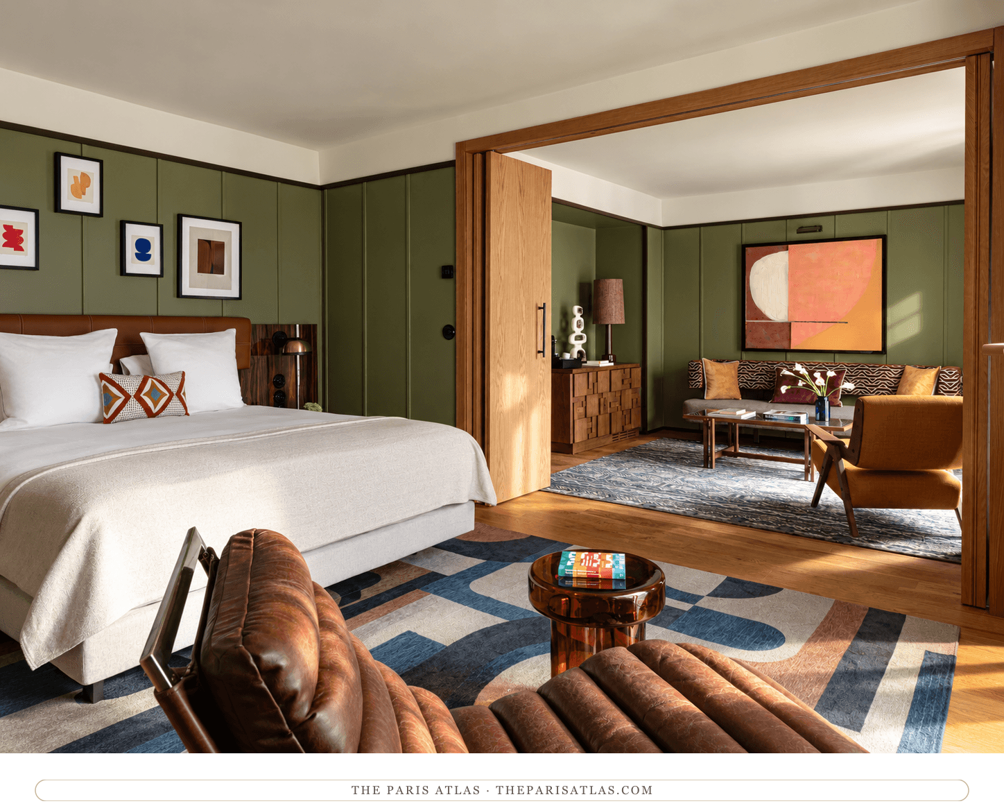 A suite at Hôtel Norman. — illustration.